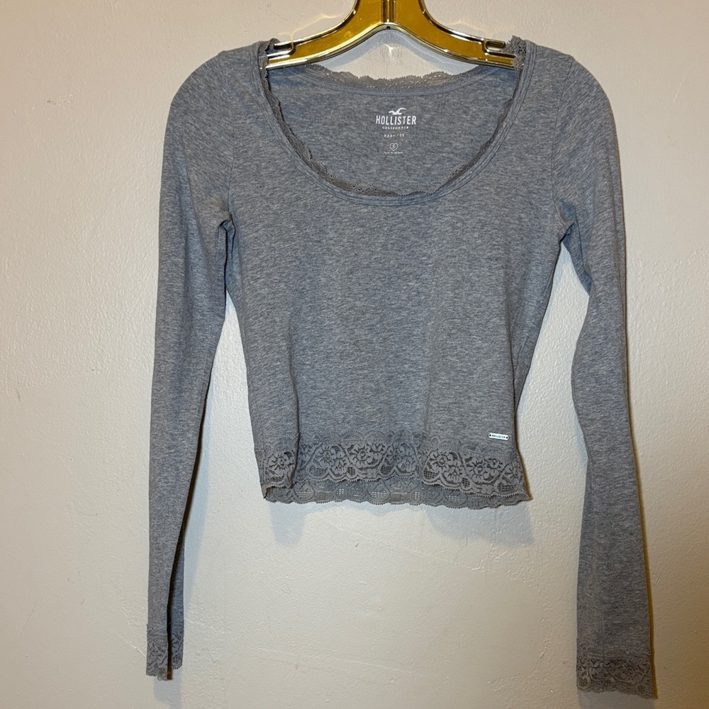 Hollister Gray Lace Trim Crop Top